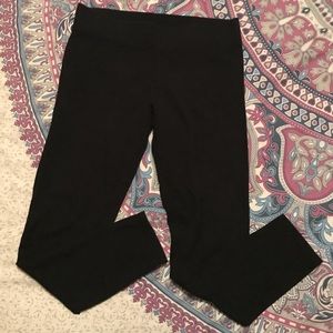 American Eagle: black leggings (M)